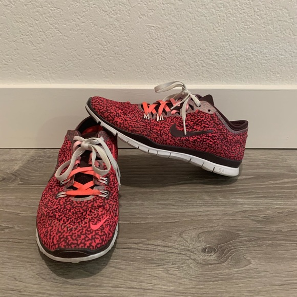 Nike Women’s training sneakers - Picture 1 of 1